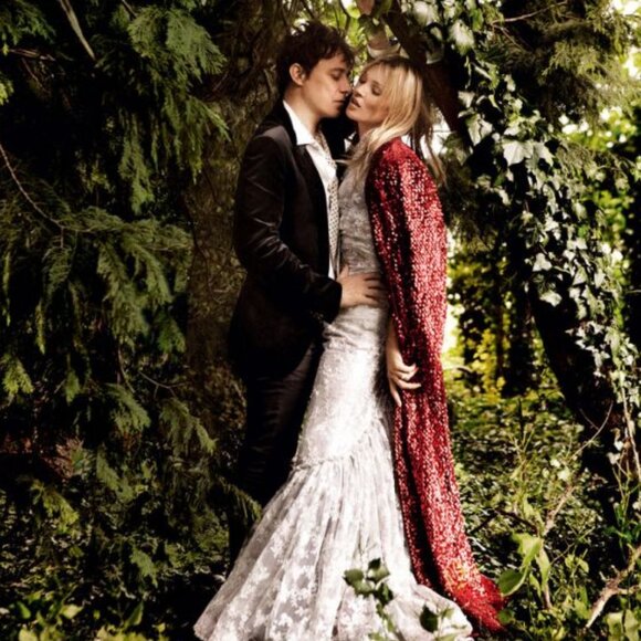 VOGUE SEPTEMBER ISSSUE 2011 - Picture 2 of 6